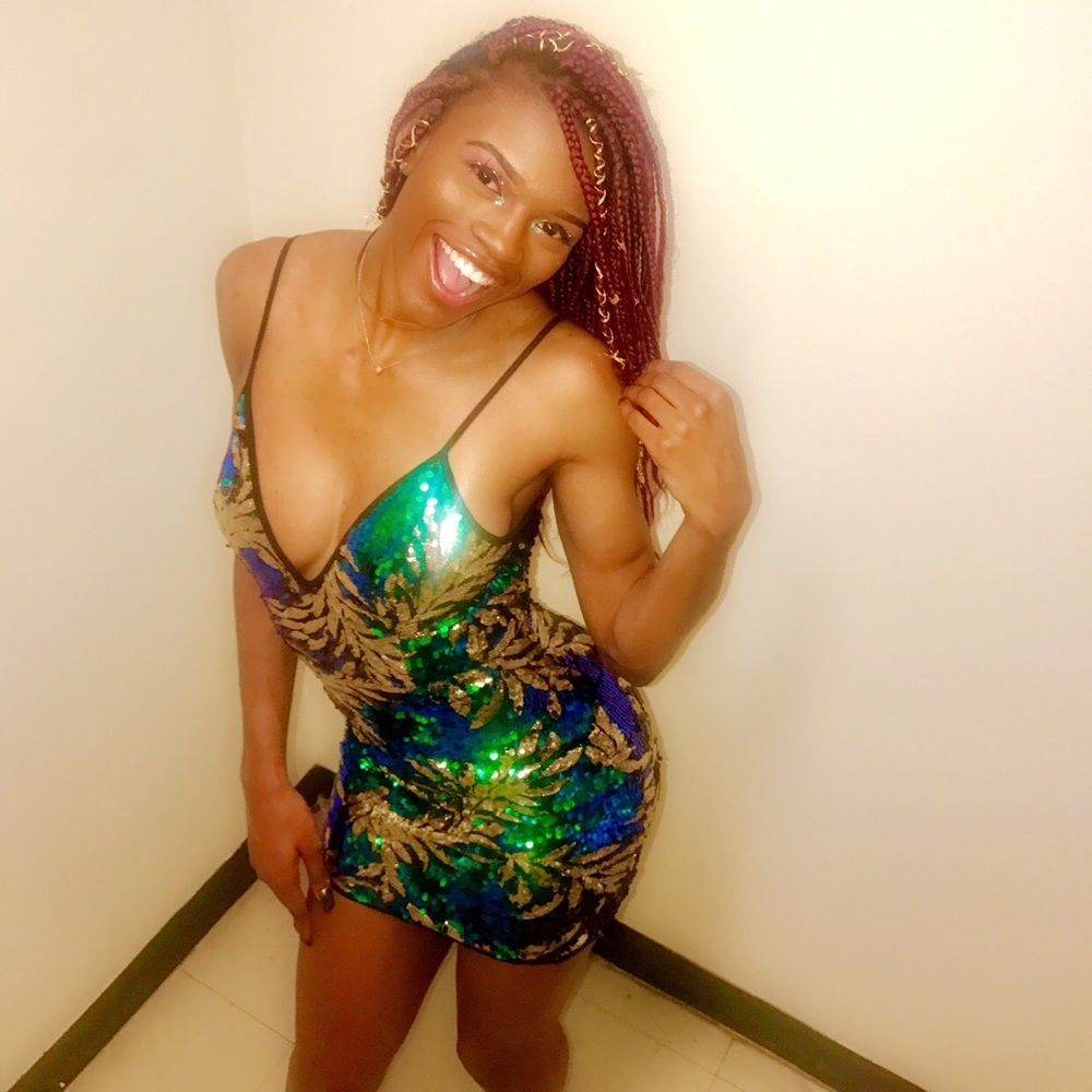 Fashion nova glam dress! Gold, blue, & green